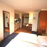 Tritscher Апартаменты 4*